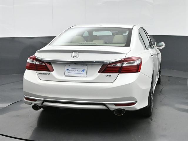 Photo of 2016 White Orchid Pearl Honda Accord