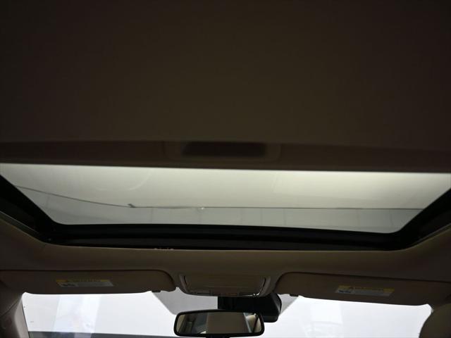 Photo of 2016 White Orchid Pearl Honda Accord