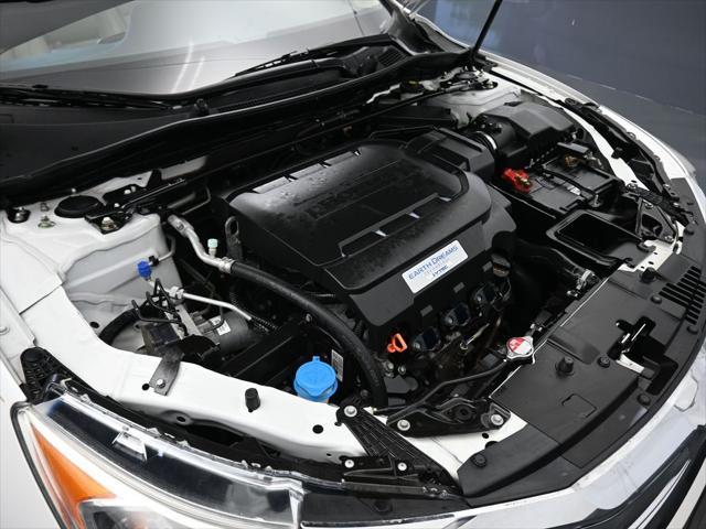 Photo of 2016 White Orchid Pearl Honda Accord