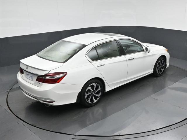 Photo of 2016 White Orchid Pearl Honda Accord
