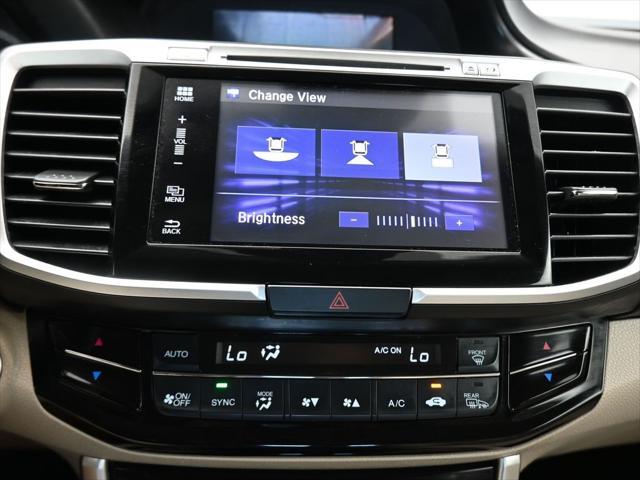 Photo of 2016 White Orchid Pearl Honda Accord