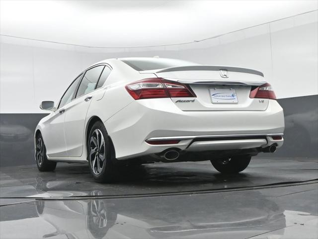 Photo of 2016 White Orchid Pearl Honda Accord