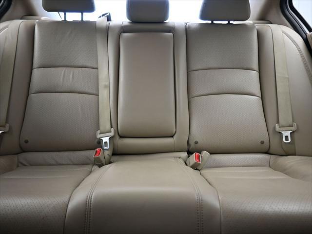 Photo of 2016 White Orchid Pearl Honda Accord
