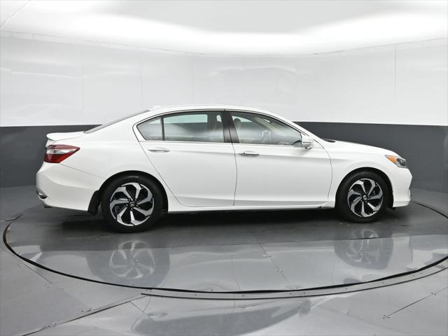 Photo of 2016 White Orchid Pearl Honda Accord