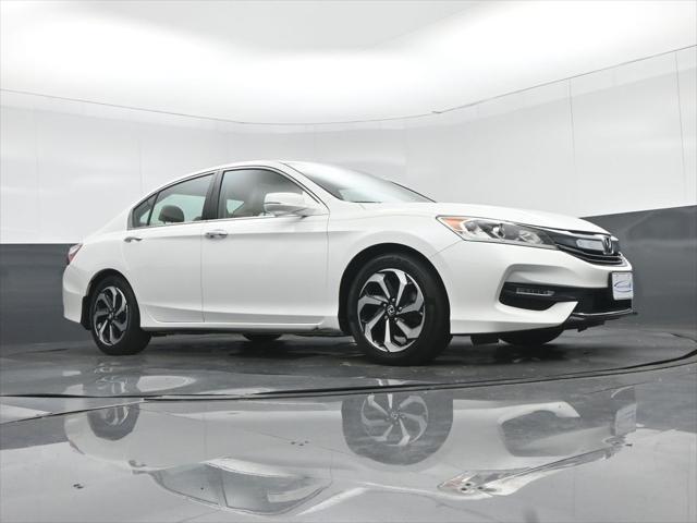Photo of 2016 White Orchid Pearl Honda Accord