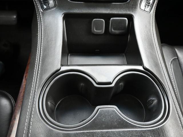 Photo of 2020 Onyx Black GMC Yukon XL