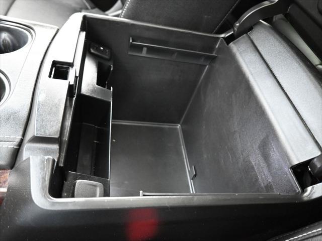 Photo of 2020 Onyx Black GMC Yukon XL