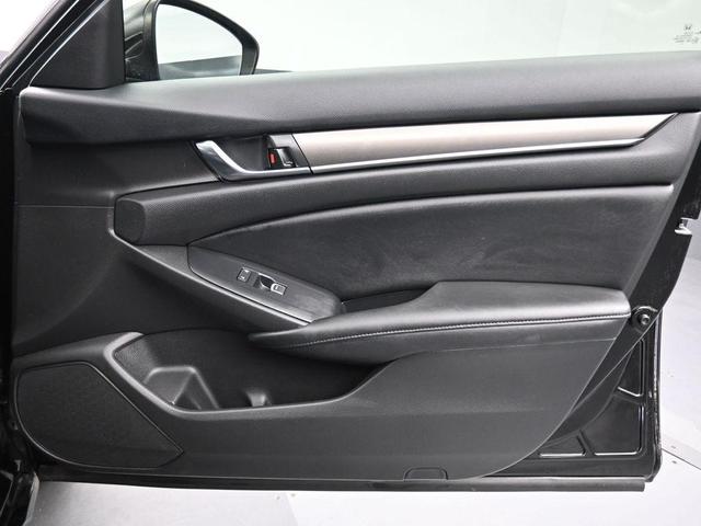 Photo of 2021 Crystal Black Pearl Honda Accord