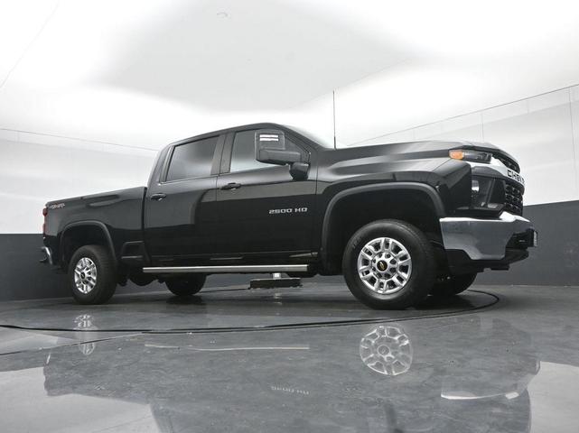 Photo of 2022 Black Chevrolet Silverado 2500