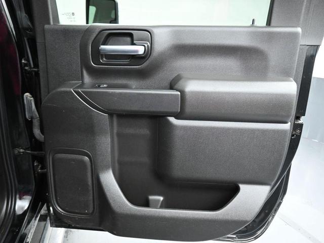 Photo of 2022 Black Chevrolet Silverado 2500