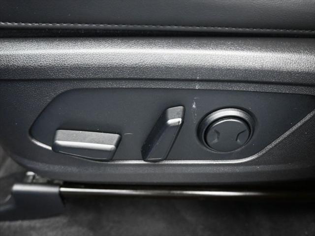 Photo of 2022 Sapphire Blue Kia Sorento