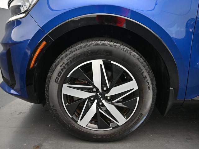 Photo of 2022 Sapphire Blue Kia Sorento
