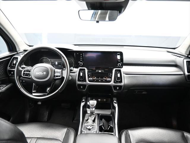 Photo of 2022 Sapphire Blue Kia Sorento