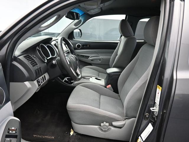Photo of 2013 Magnetic Gray Metallic Toyota Tacoma