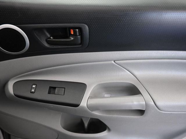 Photo of 2013 Magnetic Gray Metallic Toyota Tacoma