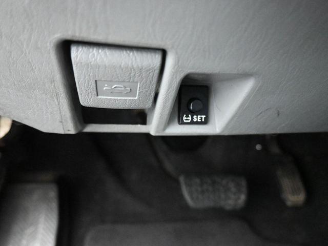 Photo of 2013 Magnetic Gray Metallic Toyota Tacoma