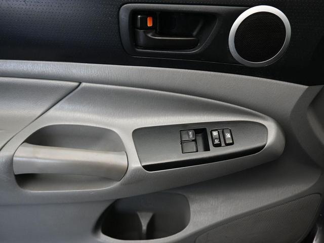 Photo of 2013 Magnetic Gray Metallic Toyota Tacoma