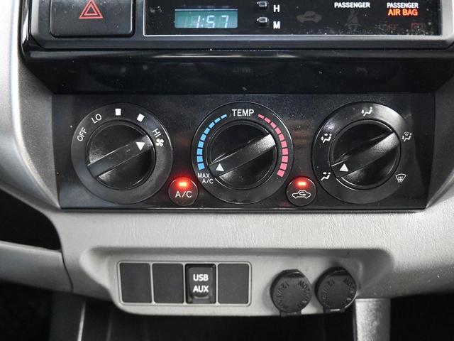 Photo of 2013 Magnetic Gray Metallic Toyota Tacoma