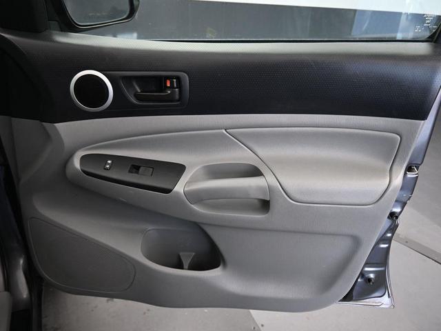 Photo of 2013 Magnetic Gray Metallic Toyota Tacoma