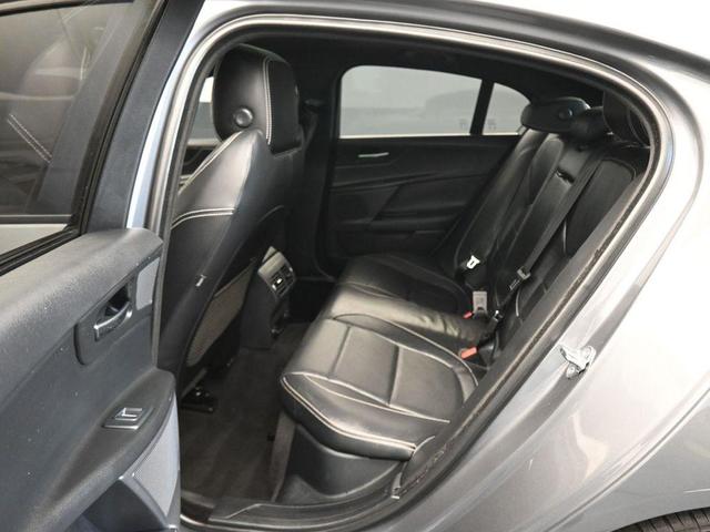 Photo of 2019 Gray Jaguar XE