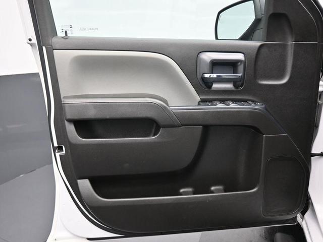 Photo of 2018 Summit White GMC Sierra 2500