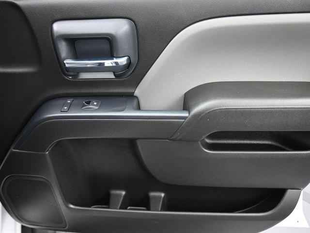 Photo of 2018 Summit White GMC Sierra 2500