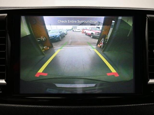 Photo of 2022 Brilliant Black Crystal Pearlcoat Chrysler Pacifica
