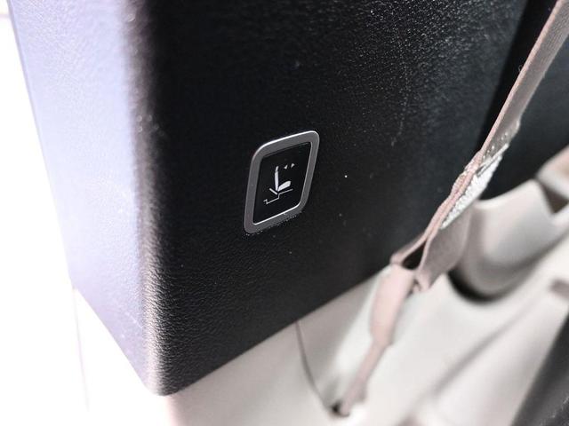 Photo of 2022 Brilliant Black Crystal Pearlcoat Chrysler Pacifica