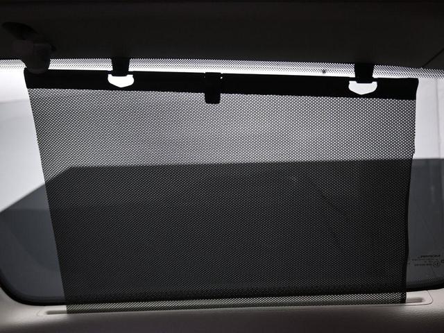 Photo of 2022 Brilliant Black Crystal Pearlcoat Chrysler Pacifica