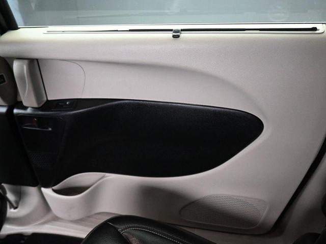 Photo of 2022 Brilliant Black Crystal Pearlcoat Chrysler Pacifica