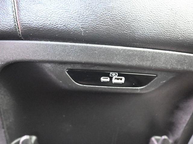Photo of 2022 Brilliant Black Crystal Pearlcoat Chrysler Pacifica