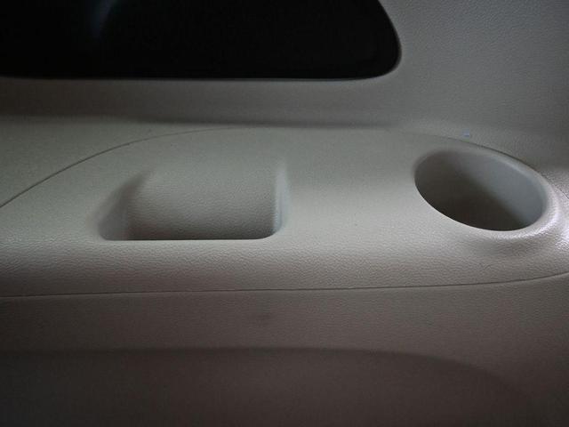 Photo of 2022 Brilliant Black Crystal Pearlcoat Chrysler Pacifica