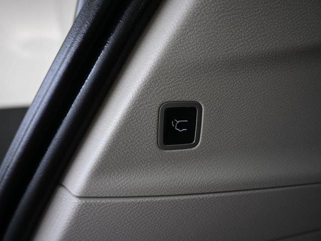 Photo of 2022 Brilliant Black Crystal Pearlcoat Chrysler Pacifica