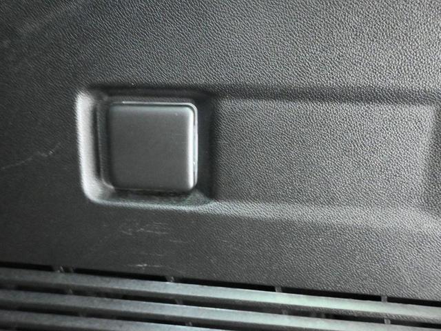 Photo of 2021 Empire Beige Metallic Chevrolet Tahoe