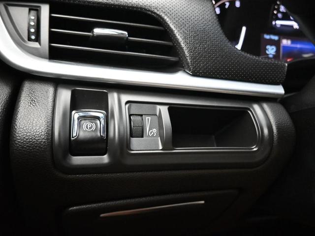 Photo of 2017 Radiant Silver Metallic Cadillac XTS