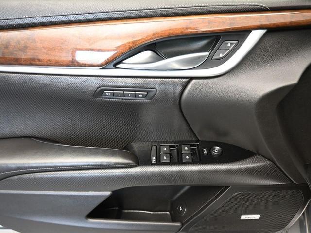 Photo of 2017 Radiant Silver Metallic Cadillac XTS