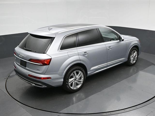 Photo of 2022 Silver Metallic Audi Q7