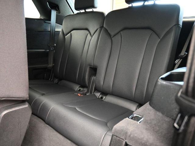Photo of 2022 Silver Metallic Audi Q7