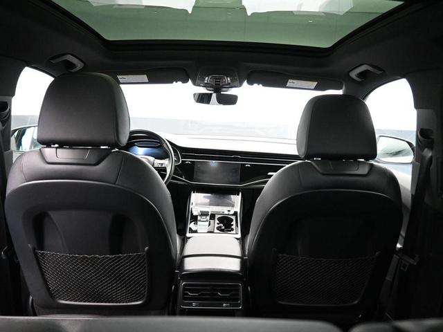 Photo of 2022 Silver Metallic Audi Q7