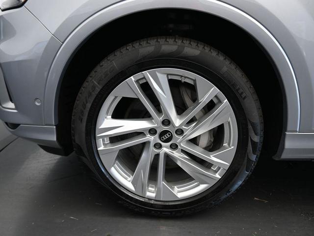 Photo of 2022 Silver Metallic Audi Q7