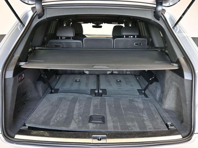 Photo of 2022 Silver Metallic Audi Q7