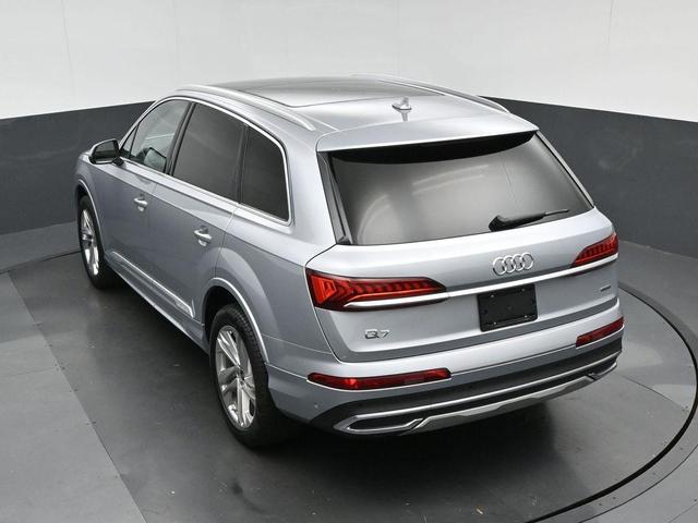 Photo of 2022 Silver Metallic Audi Q7