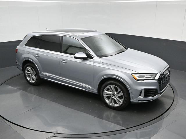 Photo of 2022 Silver Metallic Audi Q7