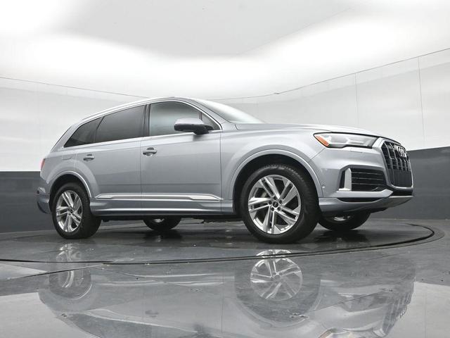 Photo of 2022 Silver Metallic Audi Q7