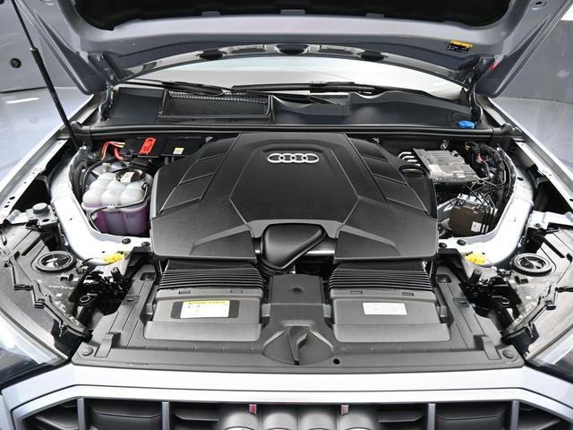 Photo of 2022 Silver Metallic Audi Q7