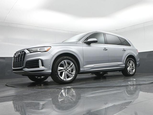 Photo of 2022 Silver Metallic Audi Q7