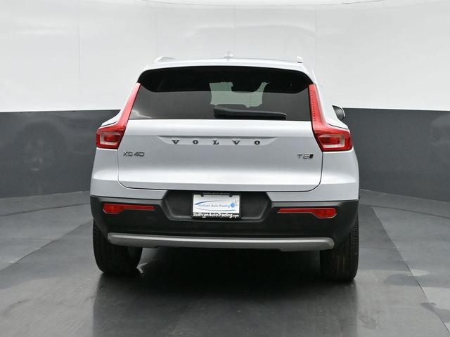 Photo of 2021 Thunder Grey Metallic Volvo XC40