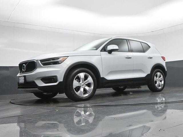 Photo of 2021 Thunder Grey Metallic Volvo XC40