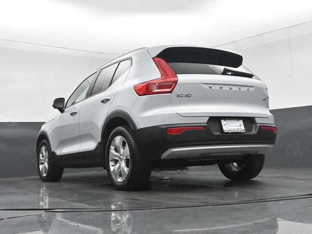 Photo of 2021 Thunder Grey Metallic Volvo XC40