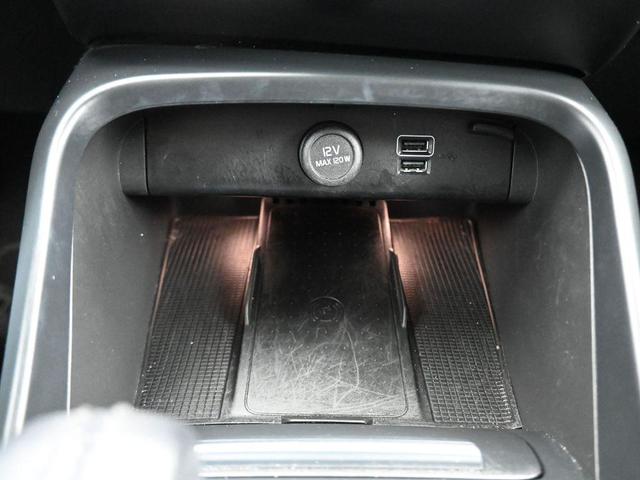 Photo of 2021 Thunder Grey Metallic Volvo XC40